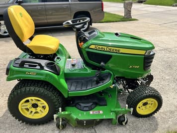 Main image John Deere X739